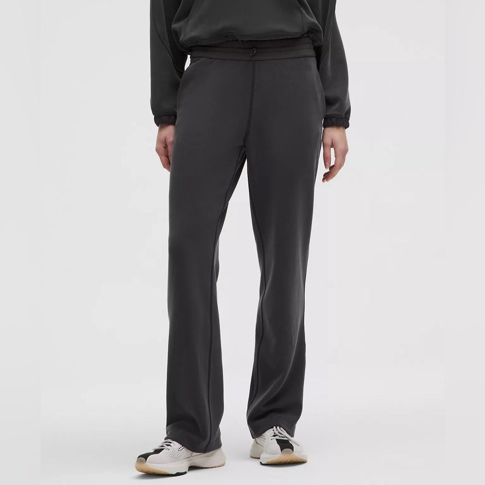 NWOT Lulu Softstreme High-Rise Pant (Size 2)